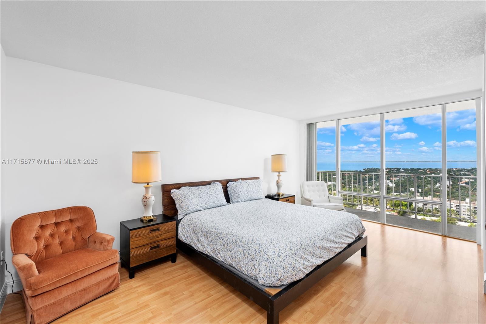 881 Ocean Dr #21E, Key Biscayne FL 33149