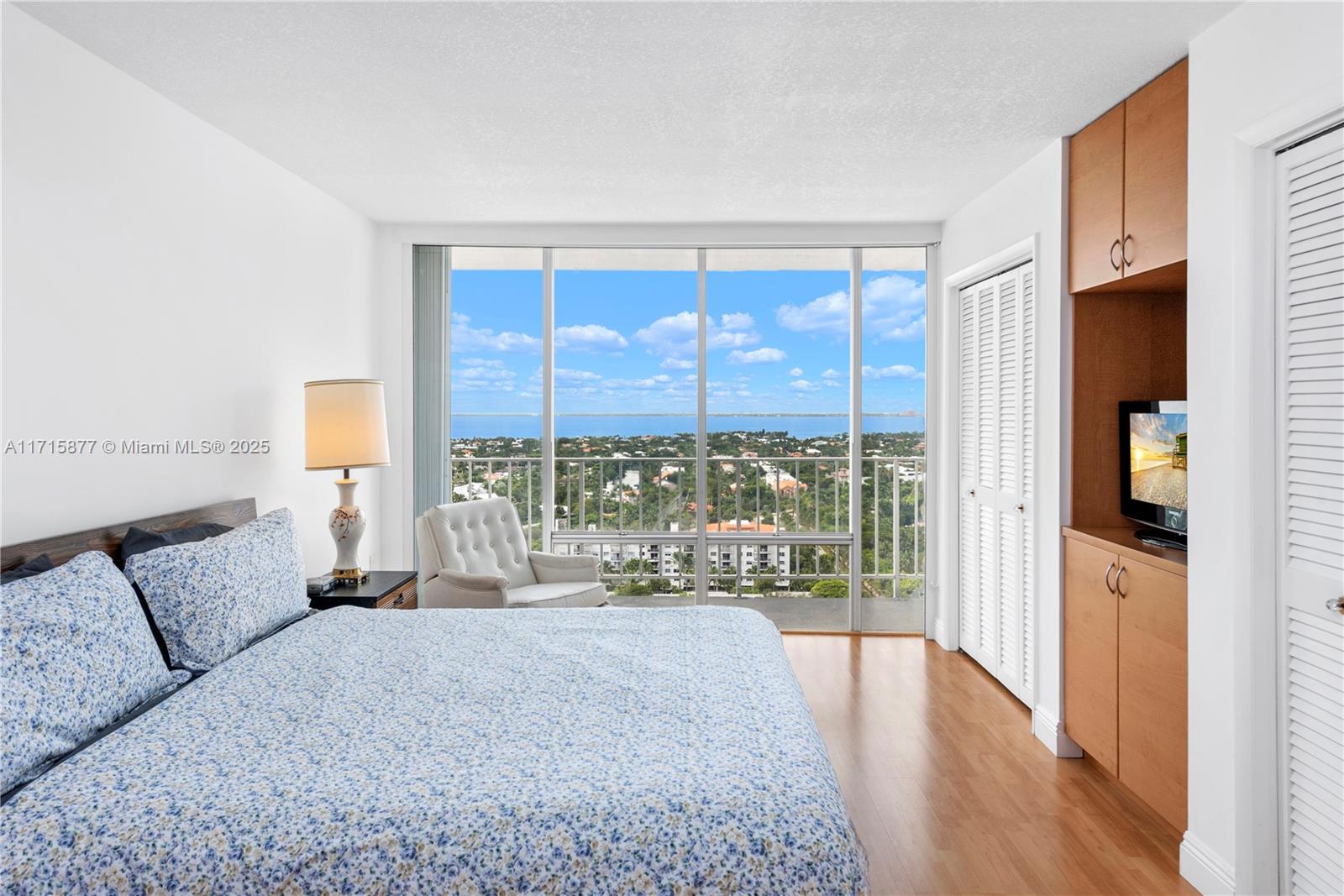 881 Ocean Dr #21E, Key Biscayne FL 33149