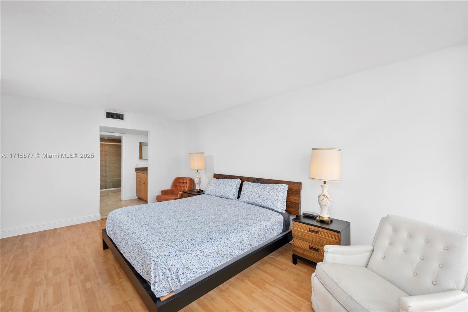 881 Ocean Dr #21E, Key Biscayne FL 33149