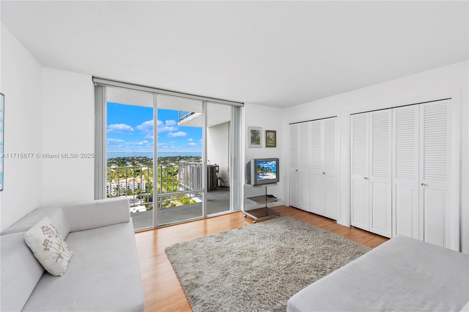 881 Ocean Dr #21E, Key Biscayne FL 33149