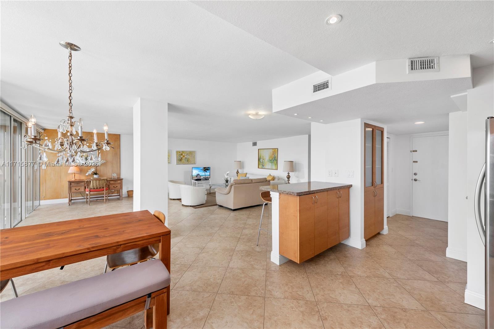 881 Ocean Dr #21E, Key Biscayne FL 33149