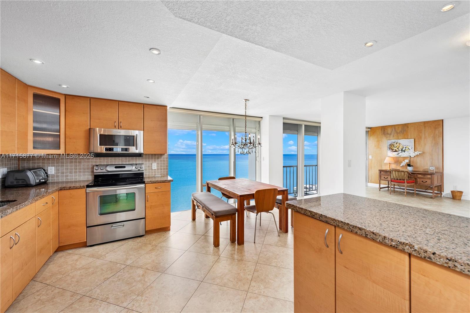 881 Ocean Dr #21E, Key Biscayne FL 33149