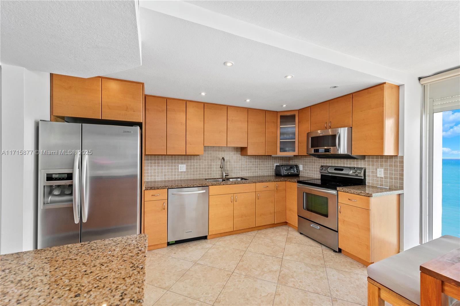 881 Ocean Dr #21E, Key Biscayne FL 33149