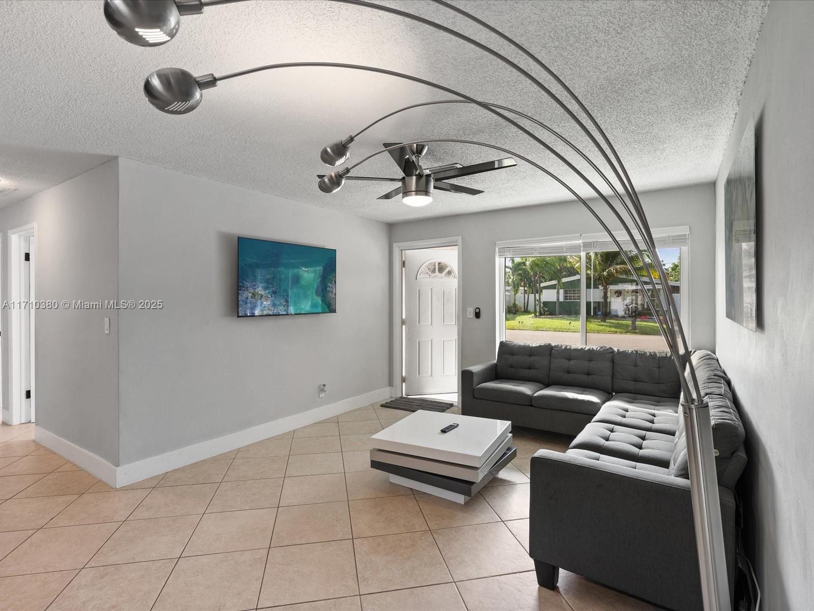 4255 SW 50th St, Dania Beach, Florida image 13