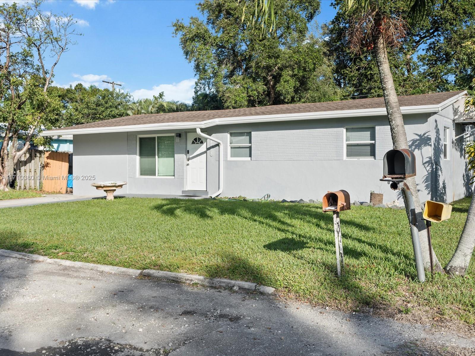 4255 SW 50th St, Dania Beach, Florida image 3