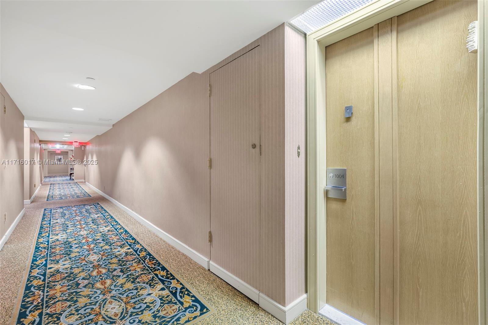 20185 E Country Club Dr #1004, Aventura, Florida image 3