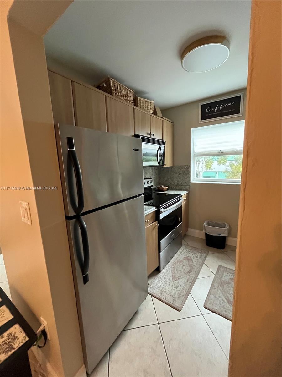 2920 SW 28th Ter #407, Coconut Grove, Florida image 4