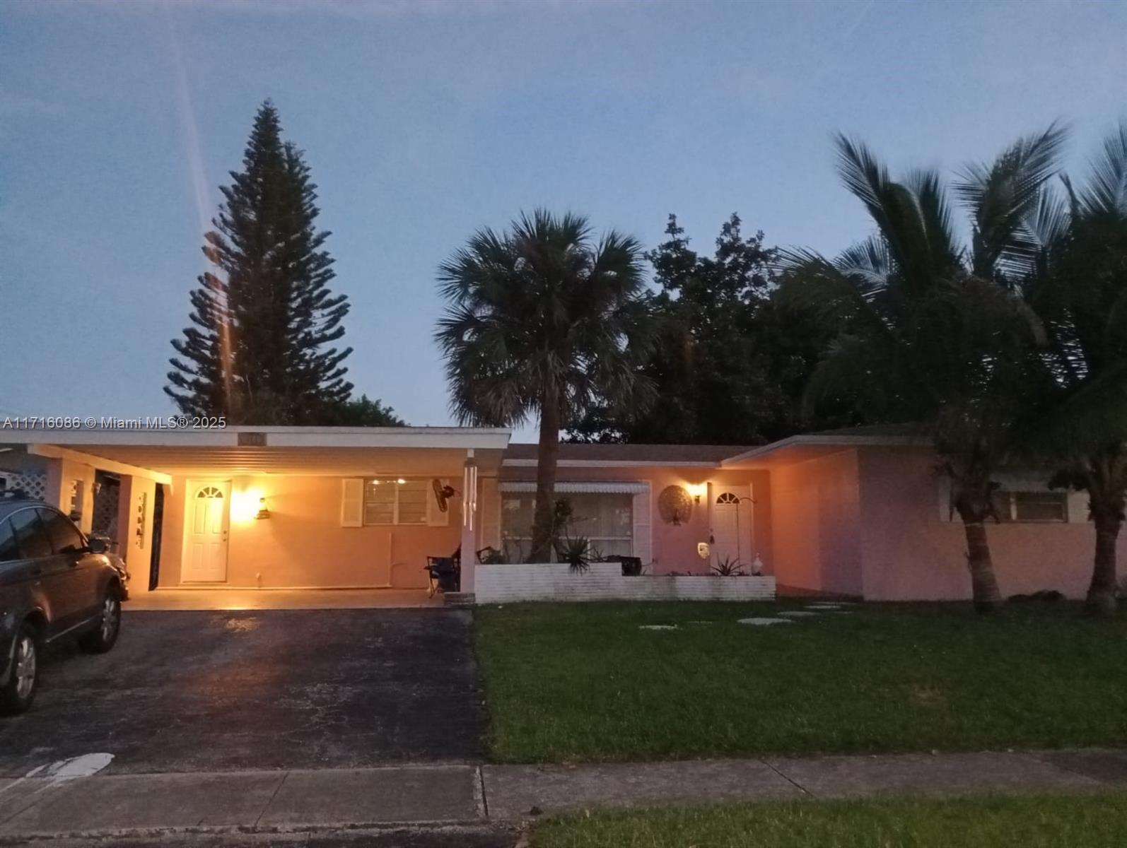 1500 W River Dr, Margate, Florida image 1