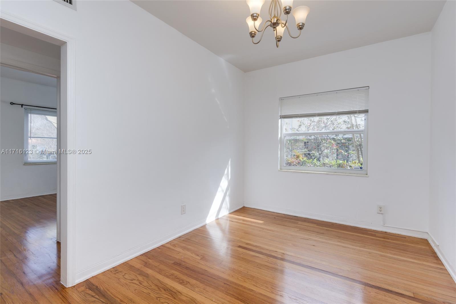 Listing Photo 6