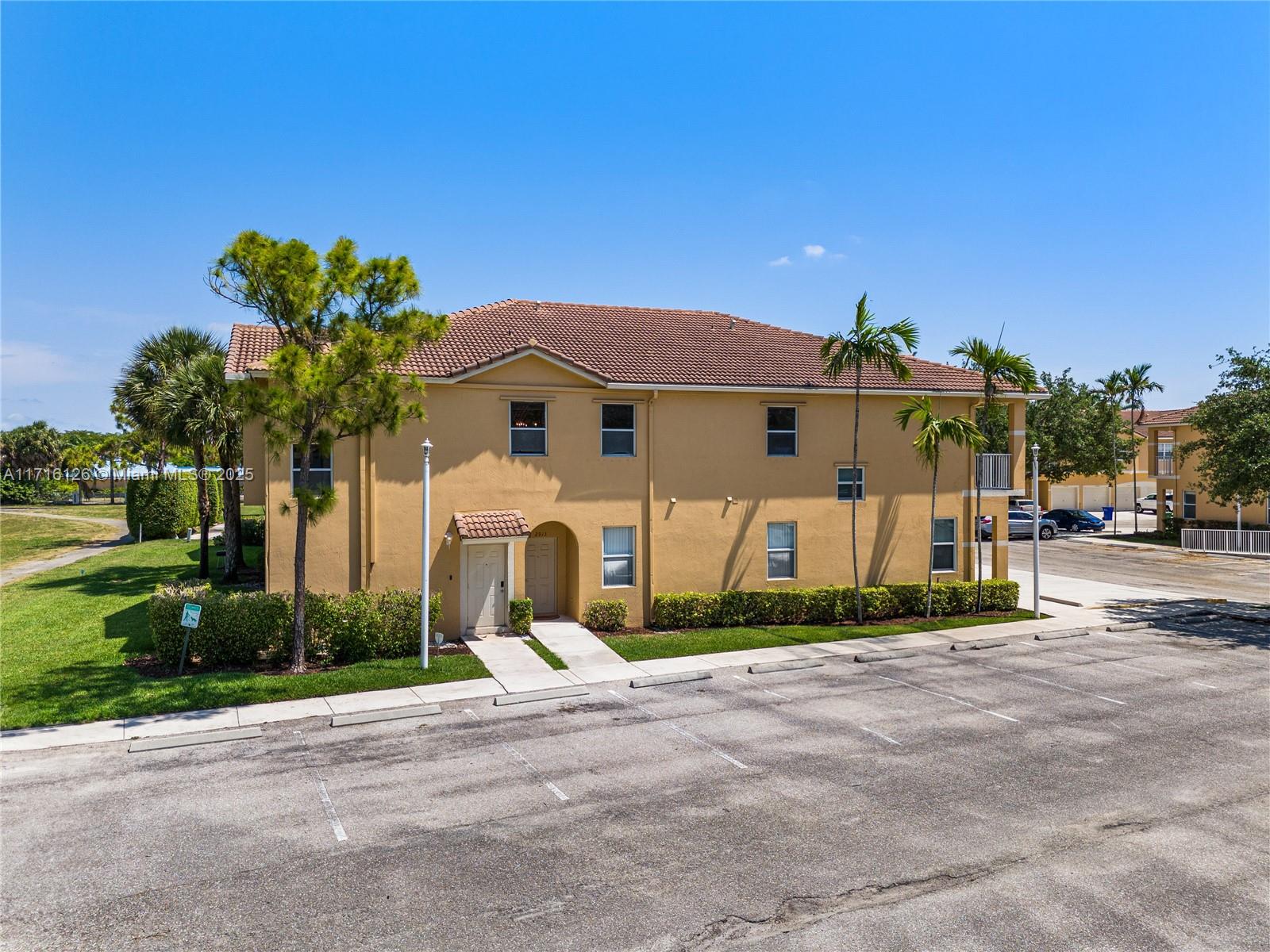 2911 Crestwood Ter Unit 5201, Margate, Florida 33063