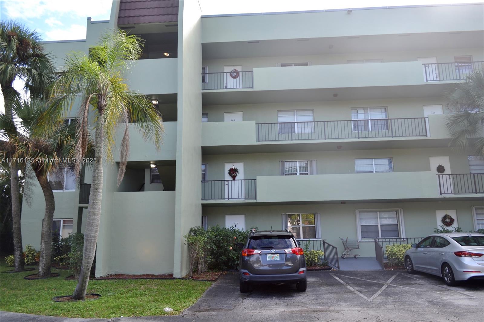 1638 Embassy Dr #301, West Palm Beach, Florida image 24