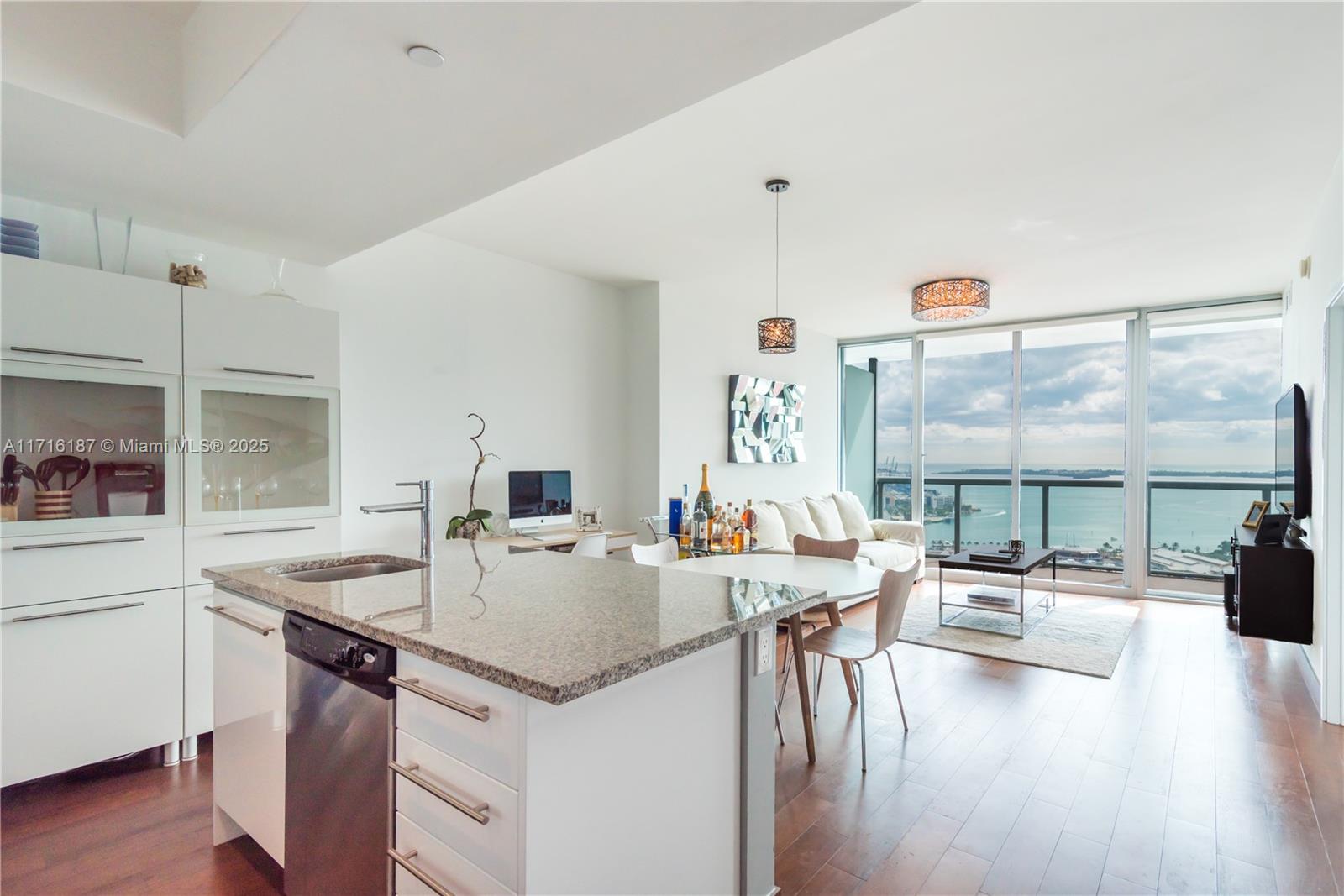 Condo for Sale in Miami, FL