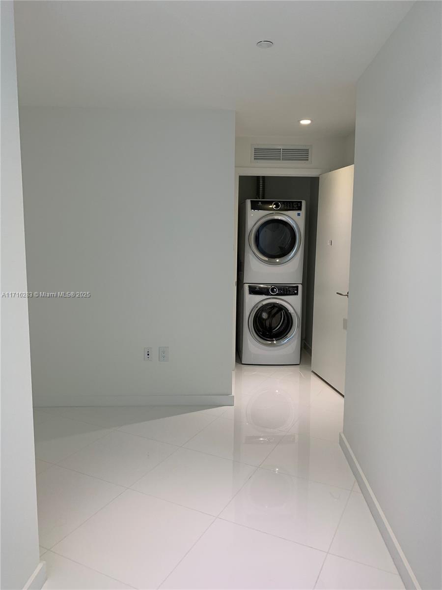 851 NE 1st Ave #3002, Miami FL 33132