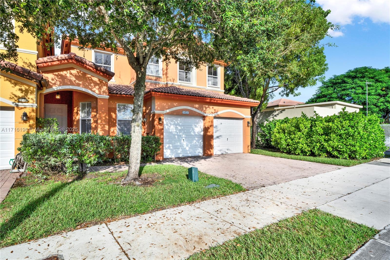 8450 NW 113th Psge, Doral, Florida image 1