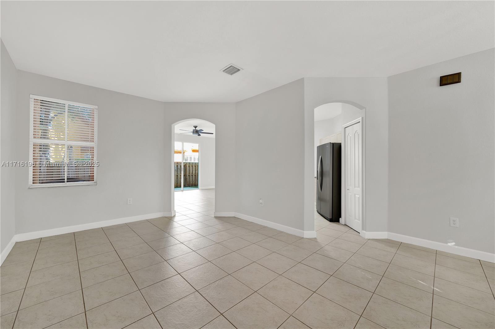 8450 NW 113th Psge, Doral, Florida image 3