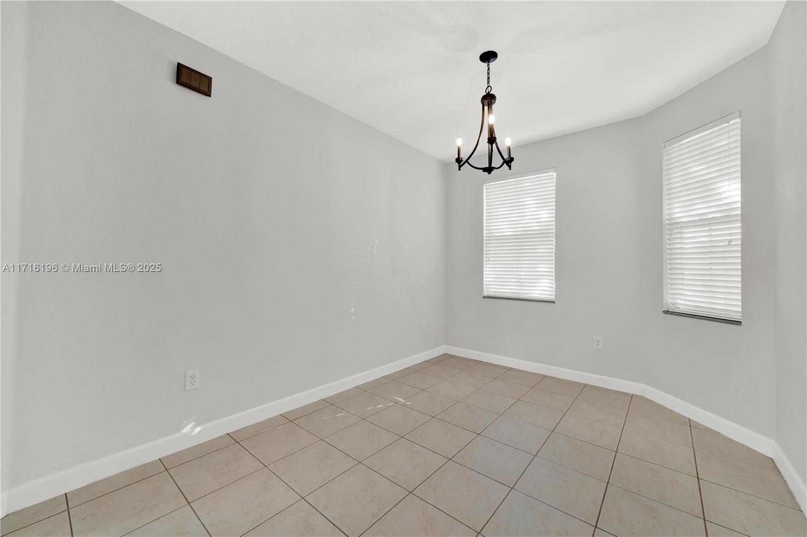 8450 NW 113th Psge, Doral, Florida image 6