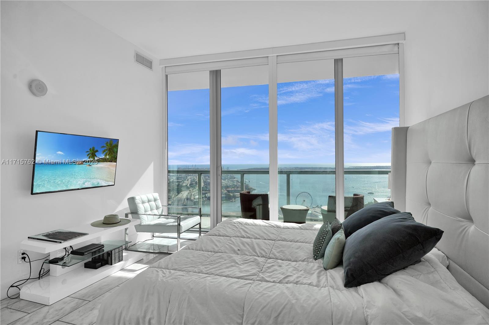 888 Biscayne Blvd #4706, Miami FL 33132