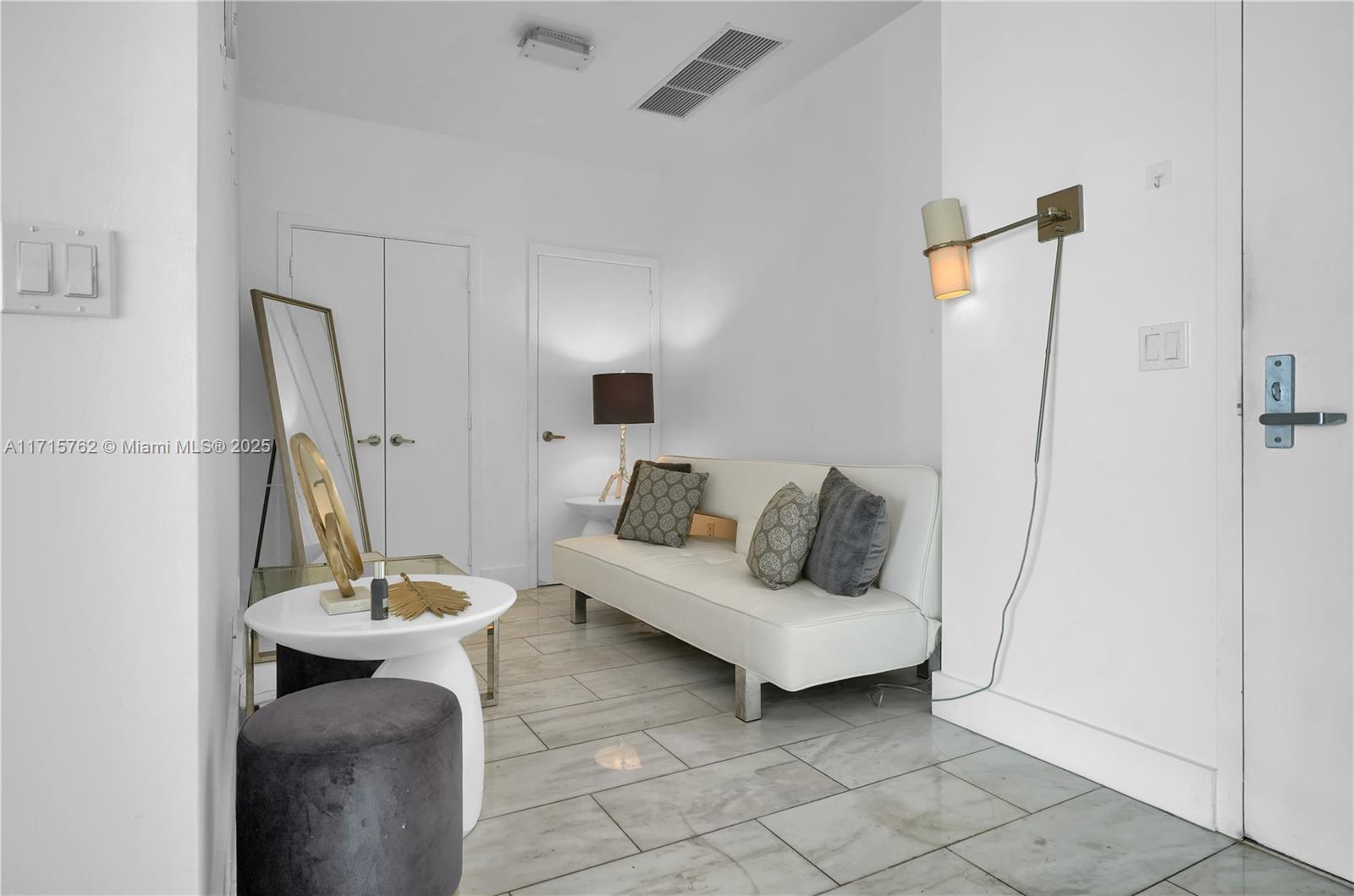 888 Biscayne Blvd #4706, Miami FL 33132