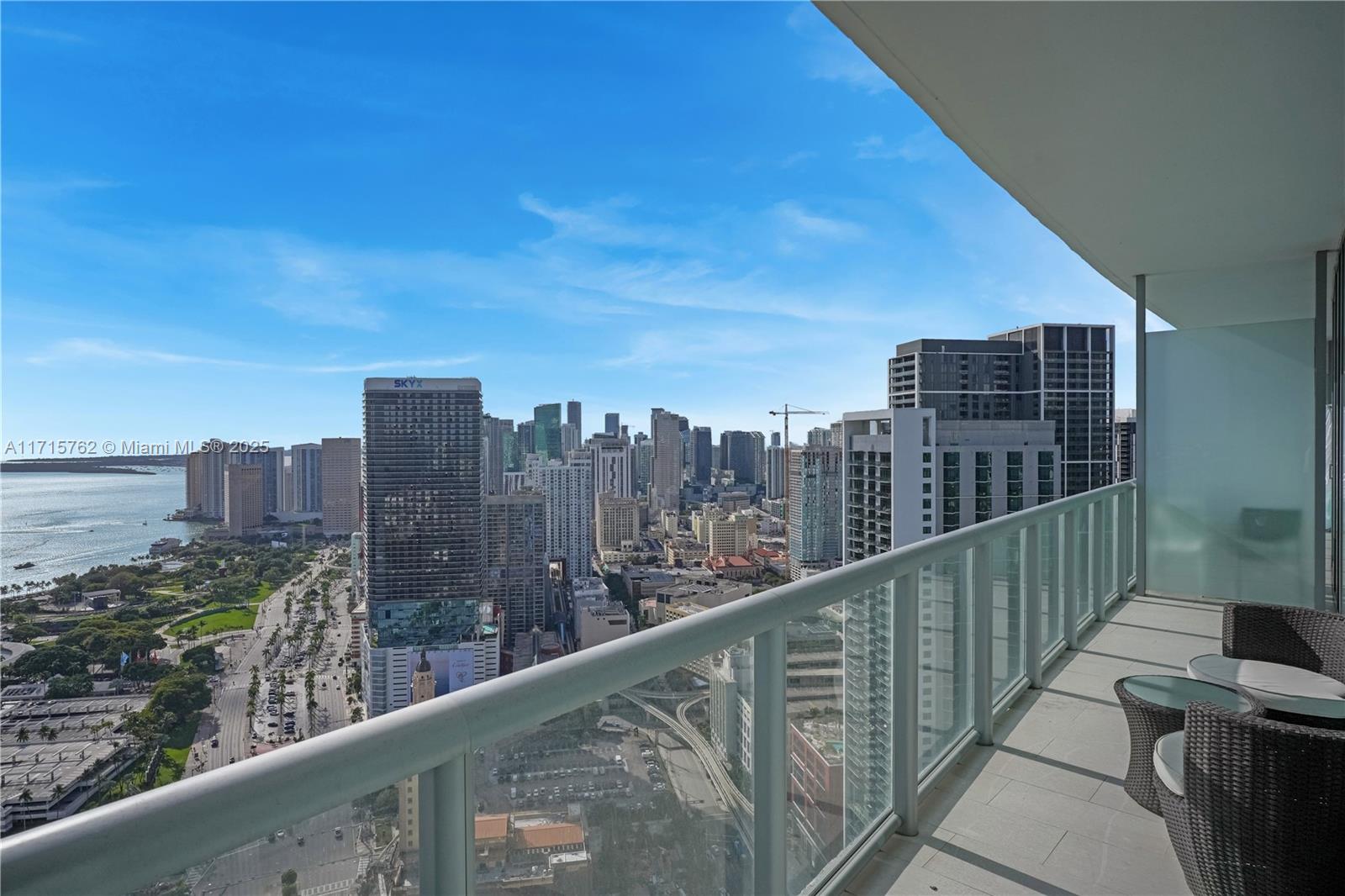 888 Biscayne Blvd #4706, Miami FL 33132