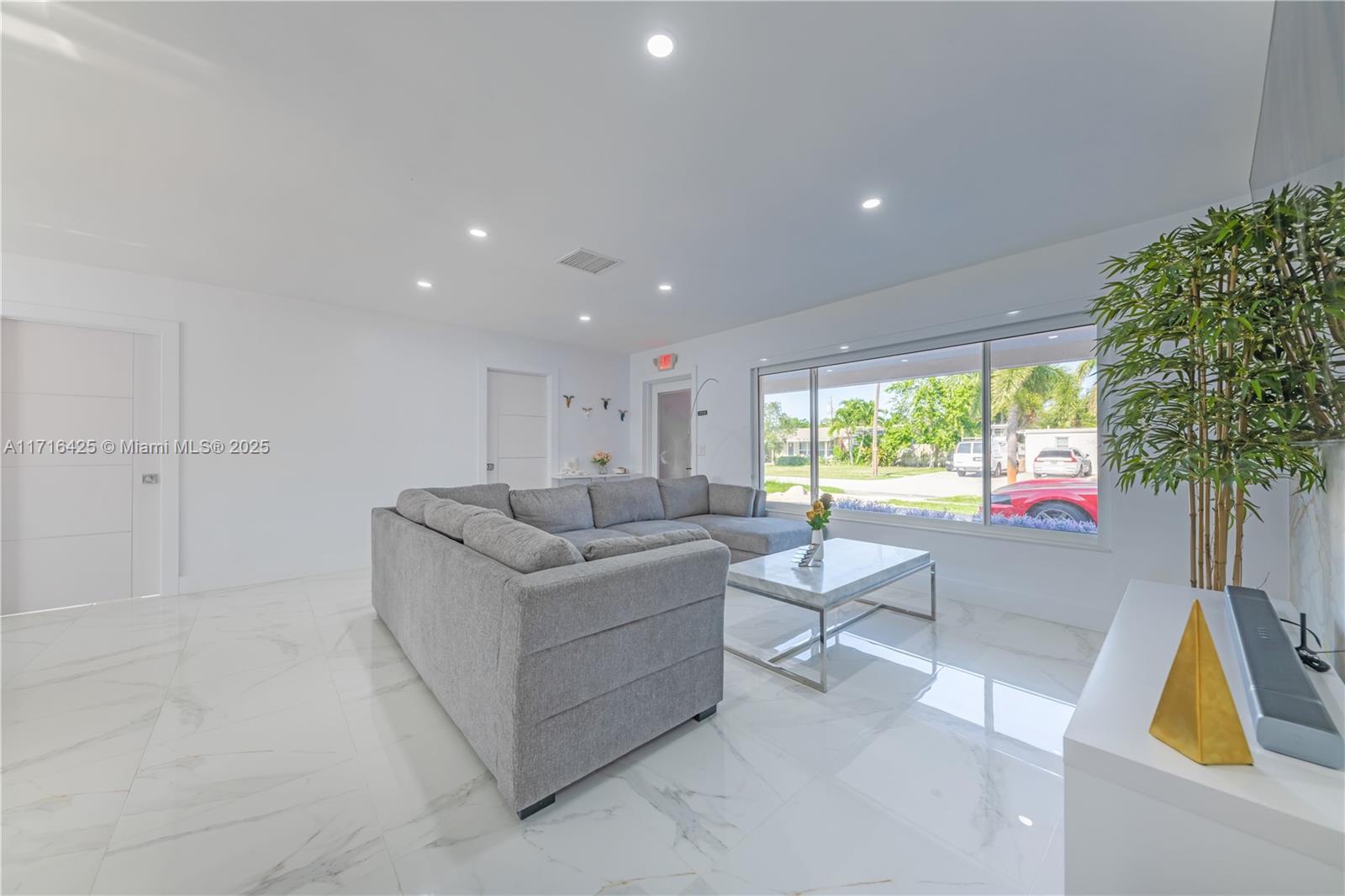 317 SE 7th Ave, Deerfield Beach, Florida image 39