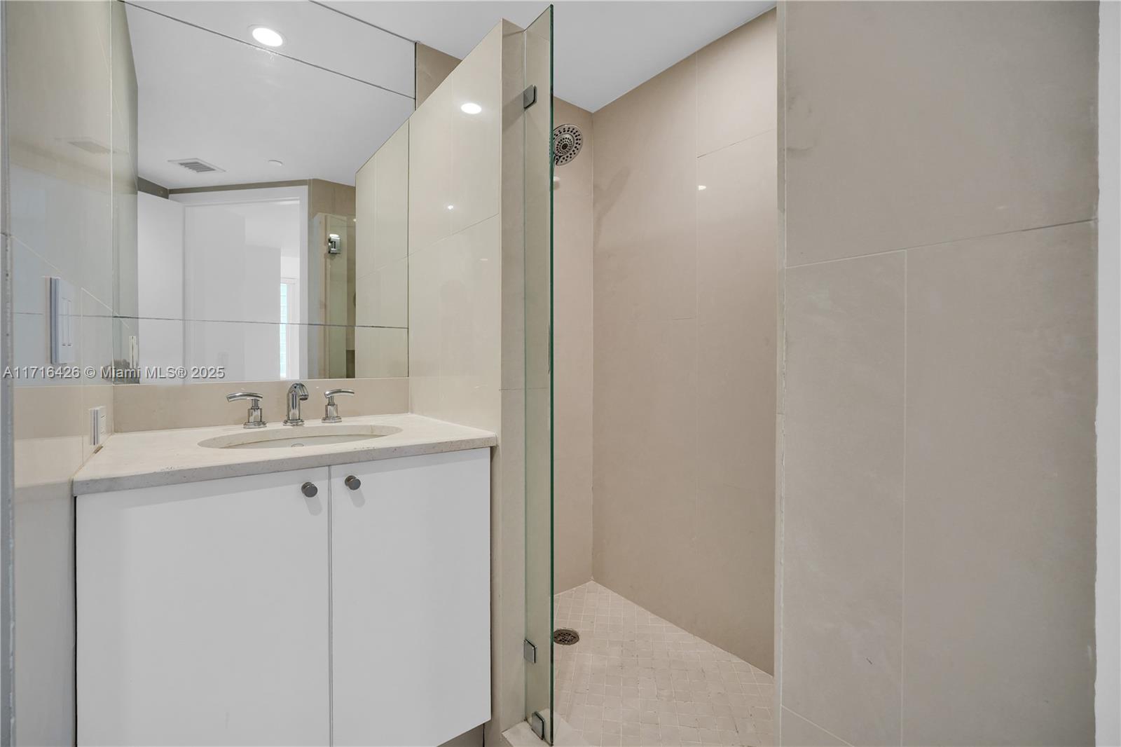 901 Brickell Key Blvd #1604, Miami FL 33131