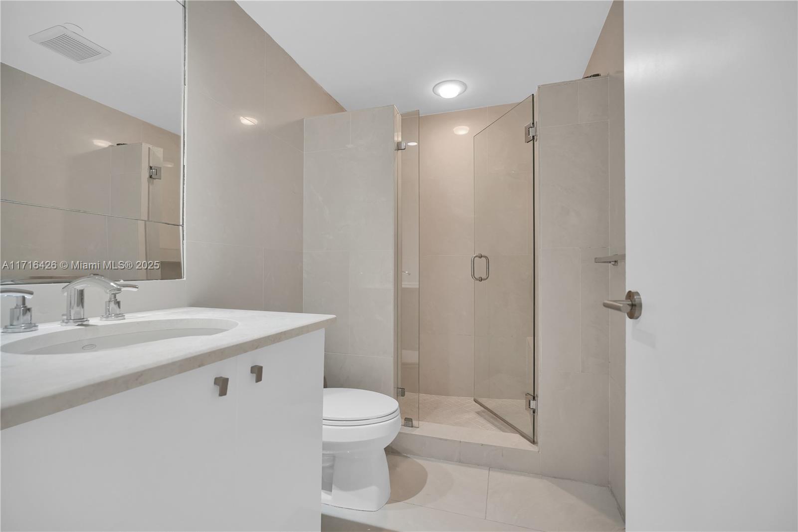 901 Brickell Key Blvd #1604, Miami FL 33131