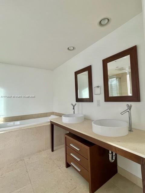 495 Brickell Ave #1111, Miami FL 33131