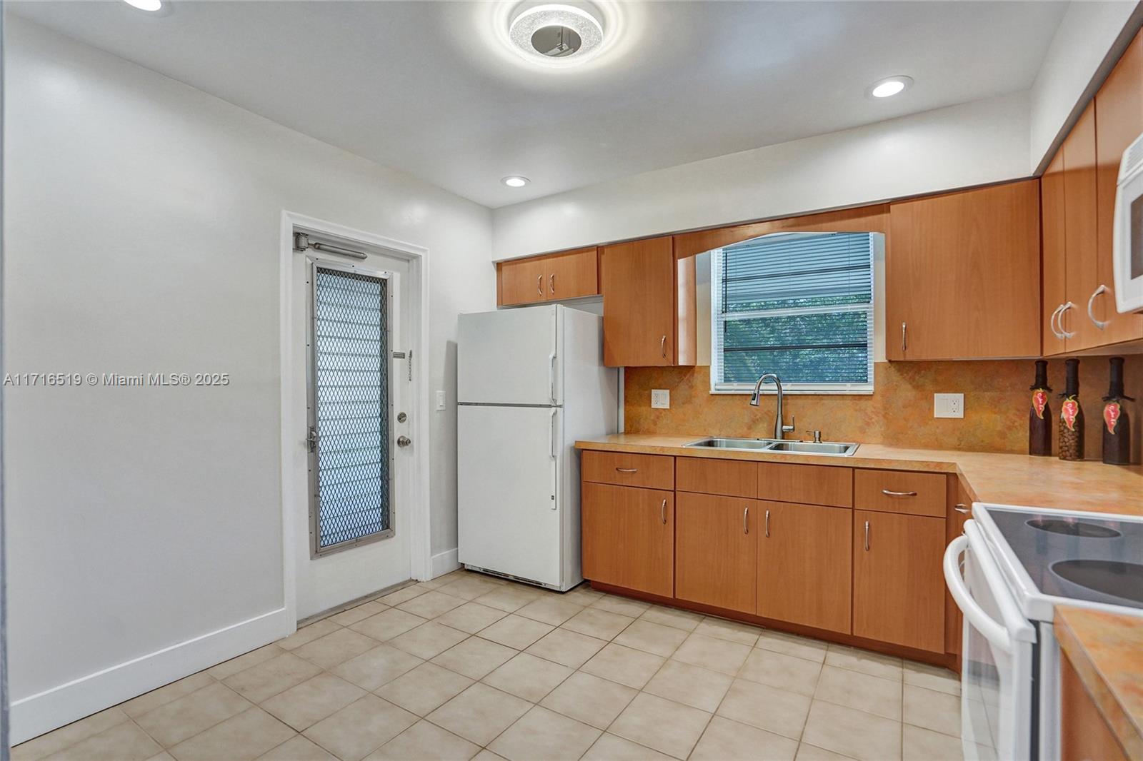 540 S Luna #7, Hollywood, Florida image 18