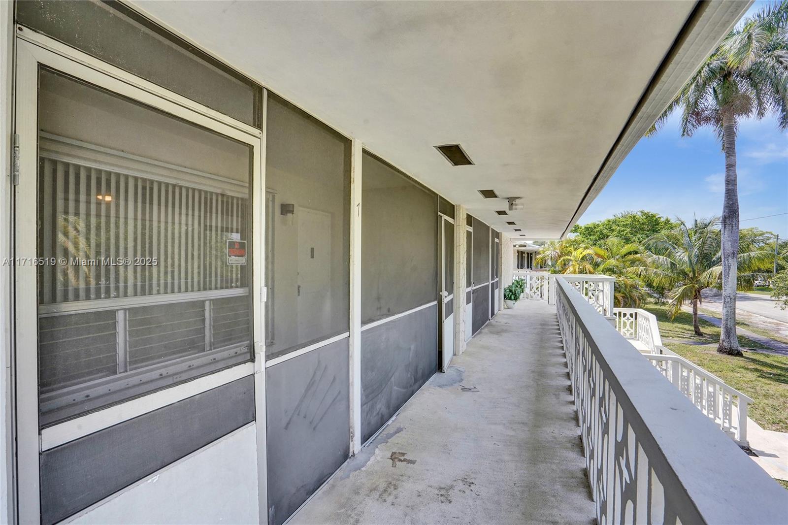 540 S Luna #7, Hollywood, Florida image 4