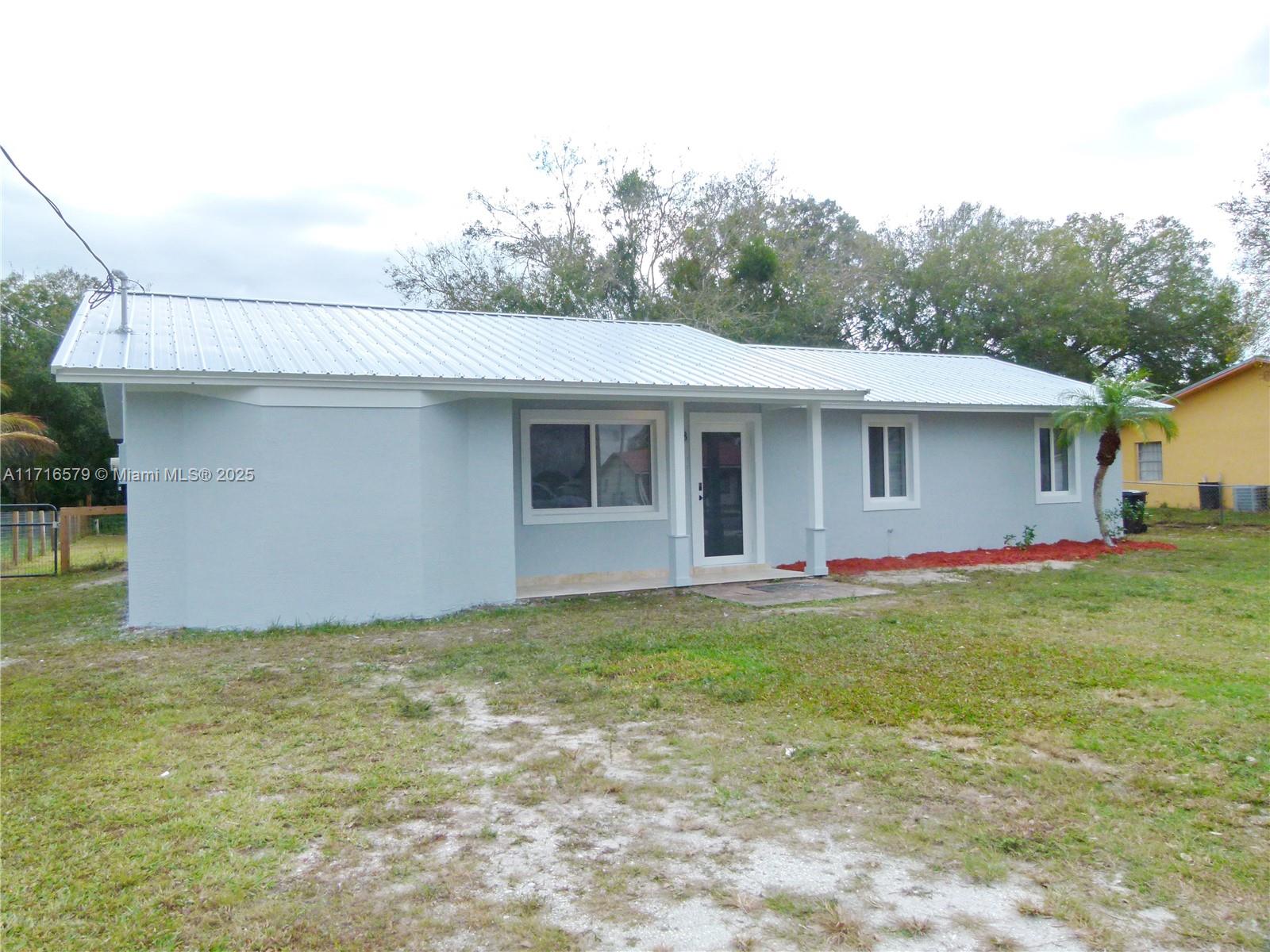 738 NW 21st Lane, Okeechobee, Florida image 2