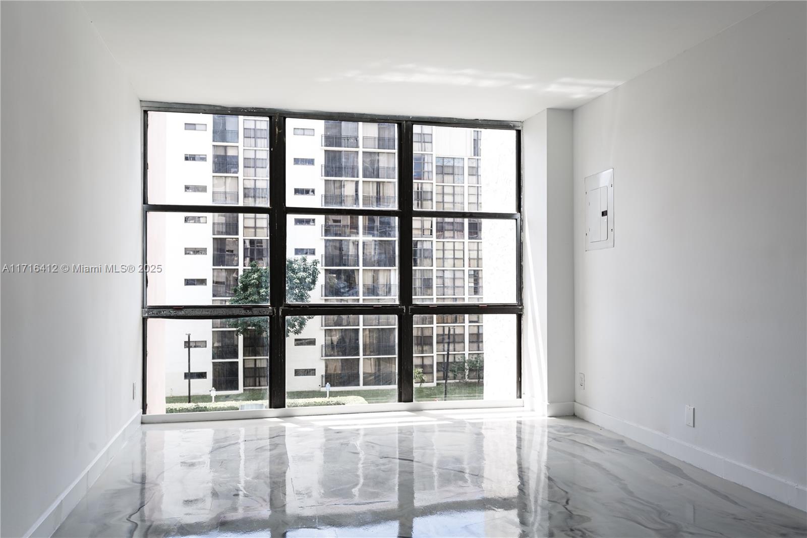 Residential, Sunny Isles Beach, Florida image 25