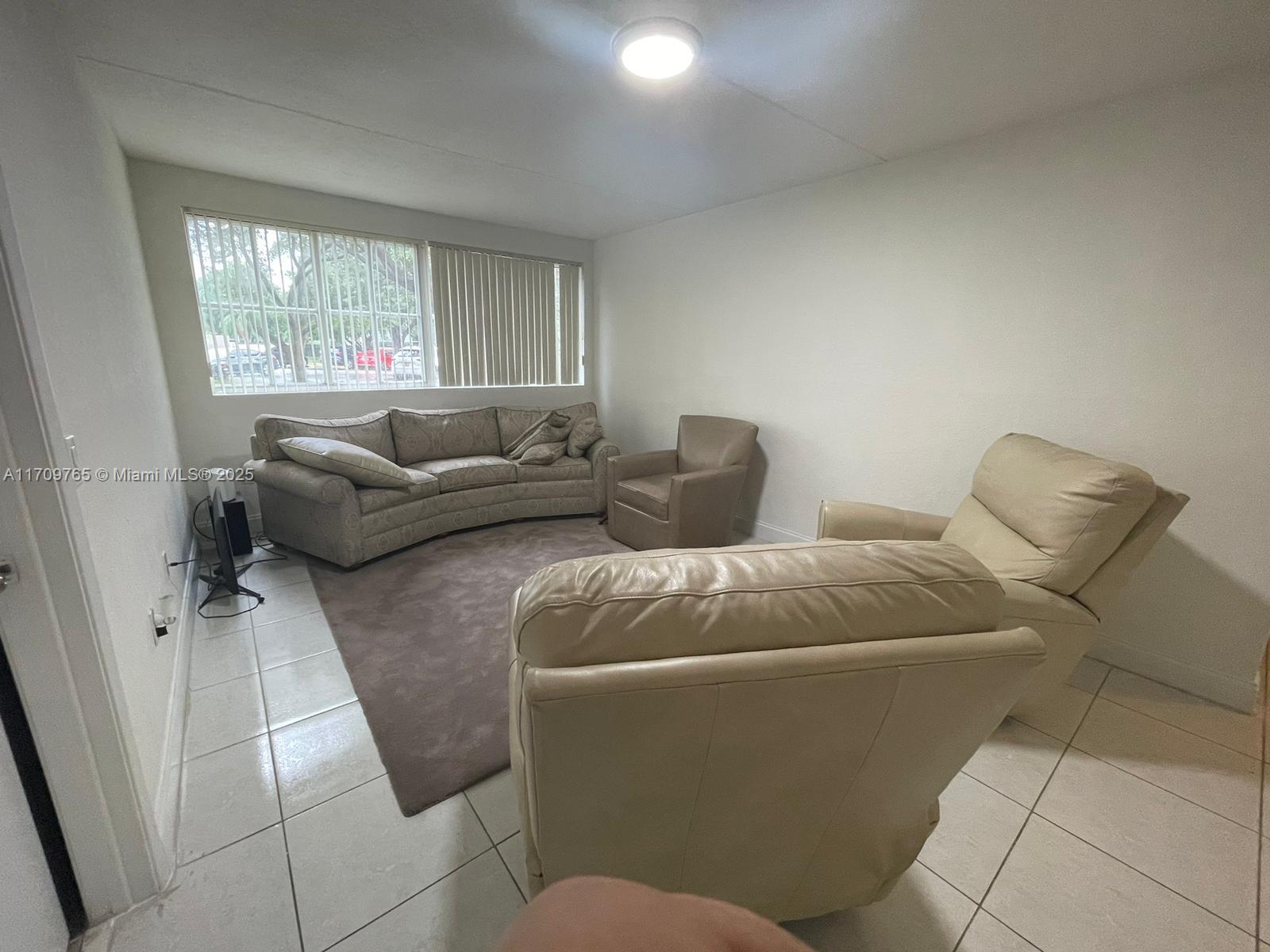 6065 NW 186th St #110, Hialeah, Florida image 2