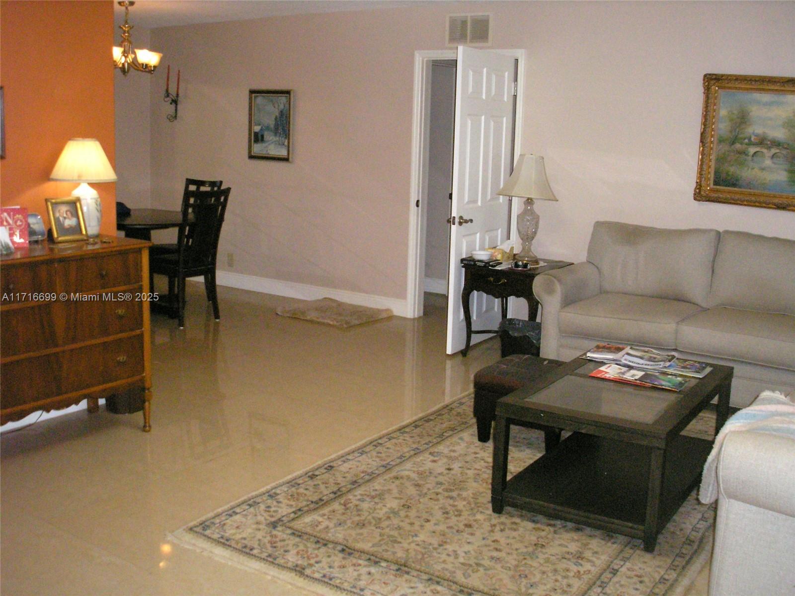 4723 NW 44th St, Tamarac, Florida image 6