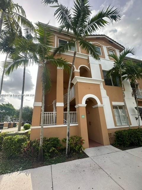 Residential, Hialeah, Florida image 1