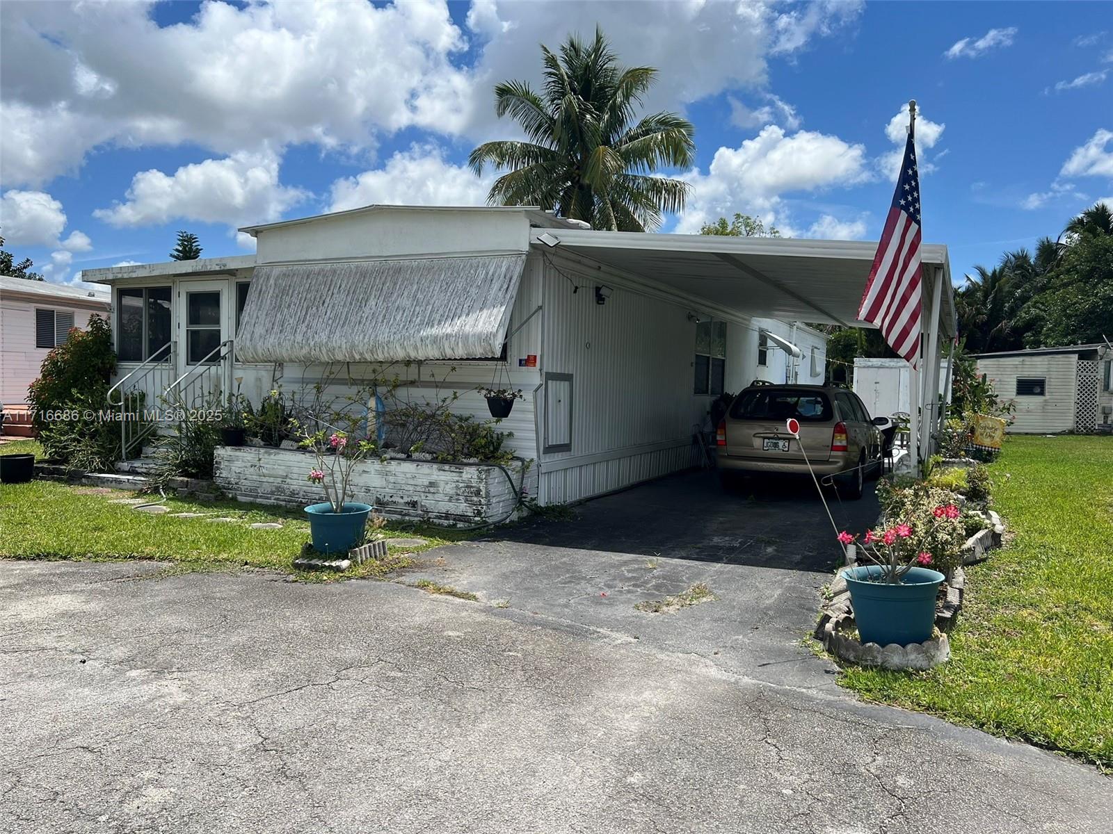 Residential, Davie, Florida image 27