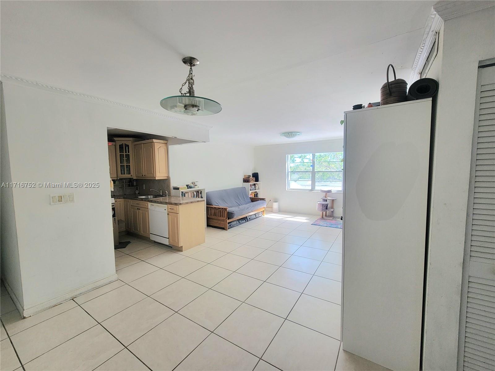 1230 NE 139th St #304, North Miami, Florida image 9