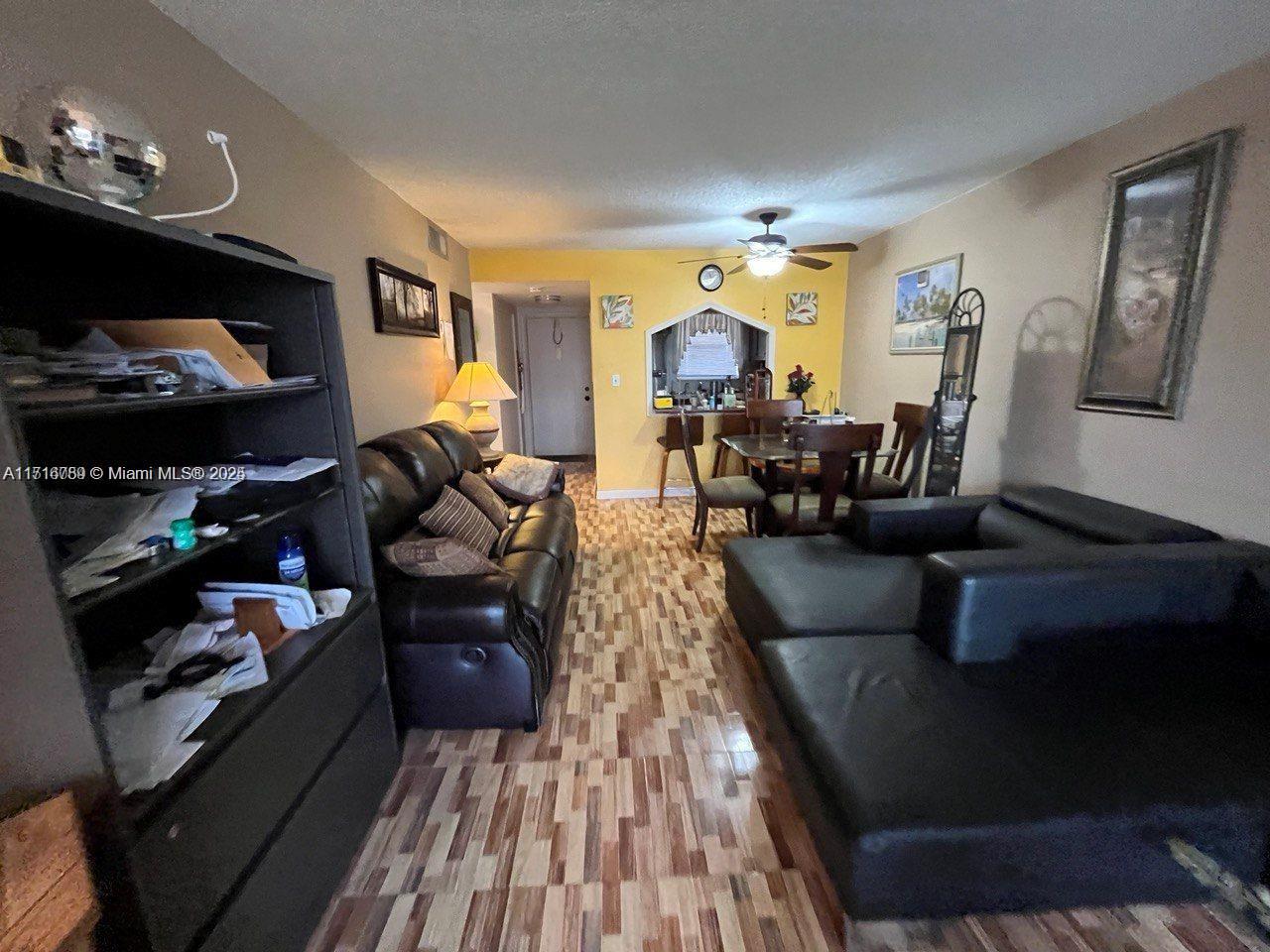 listing main picture