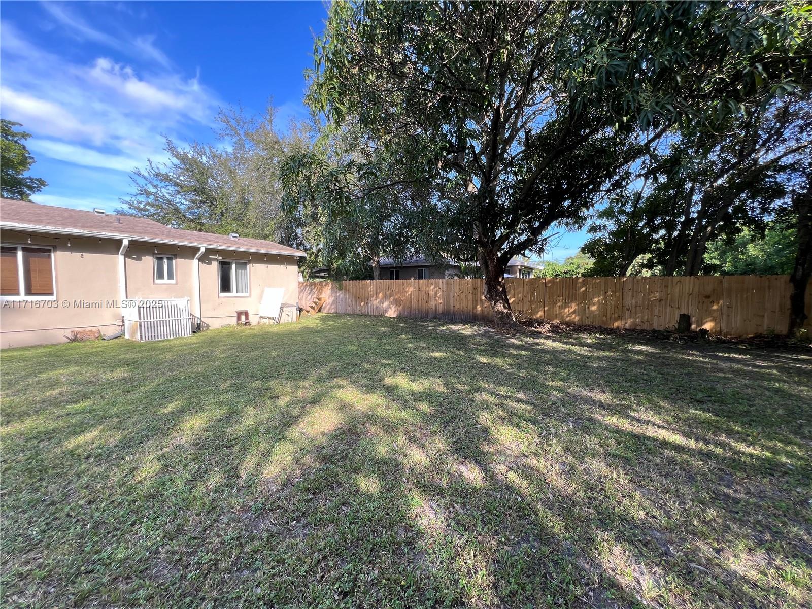 Residential, Oakland Park, Florida image 38