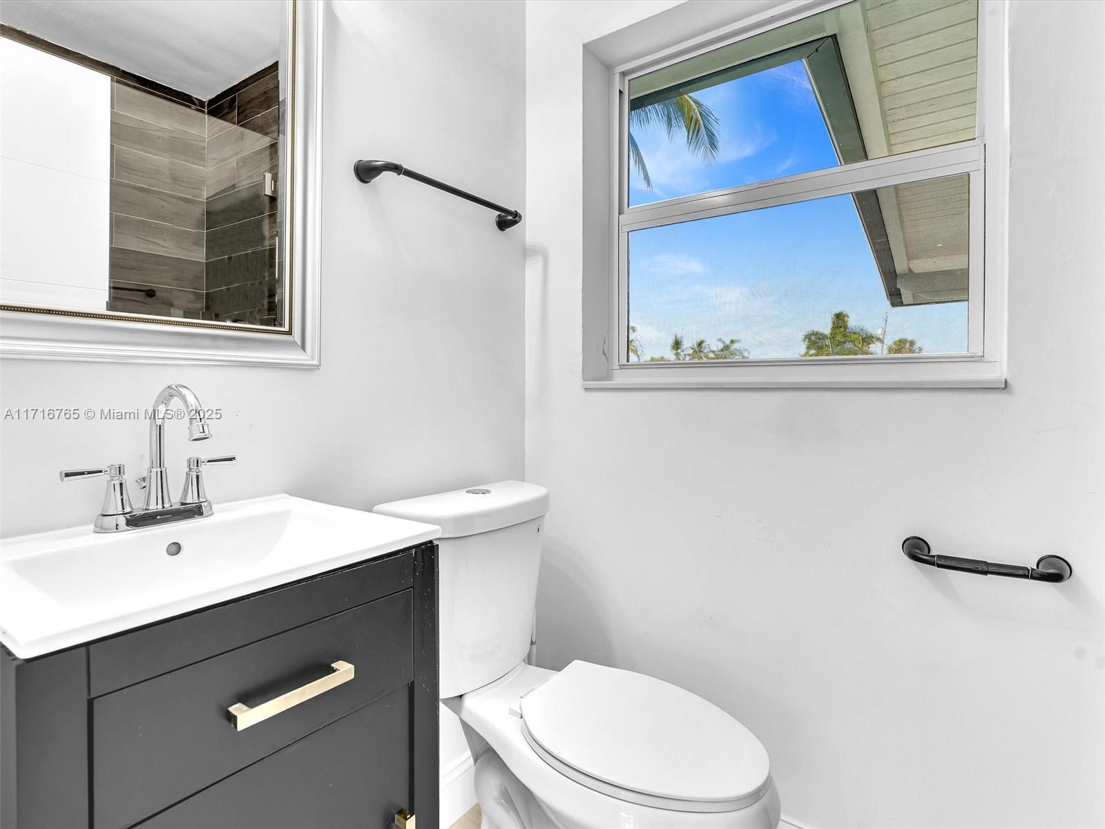 2141 NE 18th Ave, Wilton Manors, Florida image 32