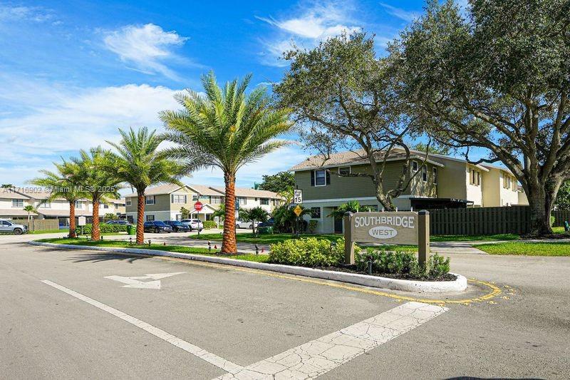 10731 NW 10th St, Pembroke Pines, Florida image 25