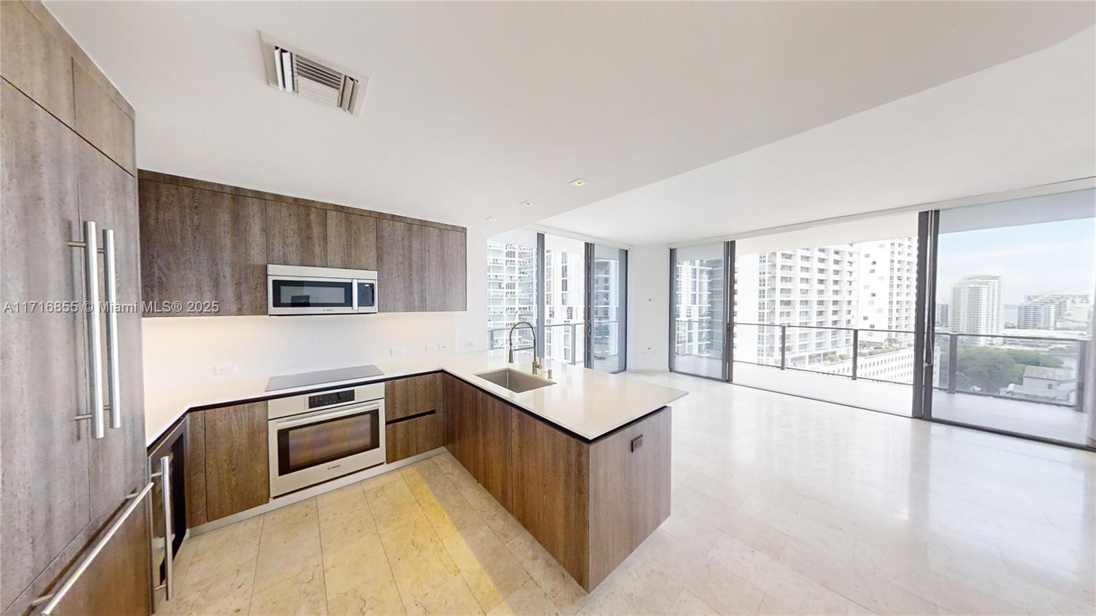 Apartamento à Venda em Miami, FL