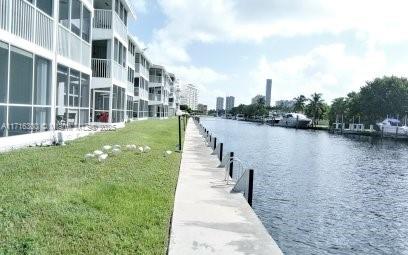 465 Paradise Isle Blvd #307, Hallandale Beach, Florida image 2