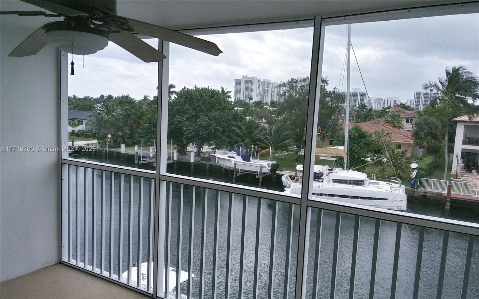 465 Paradise Isle Blvd #307, Hallandale Beach, Florida image 7