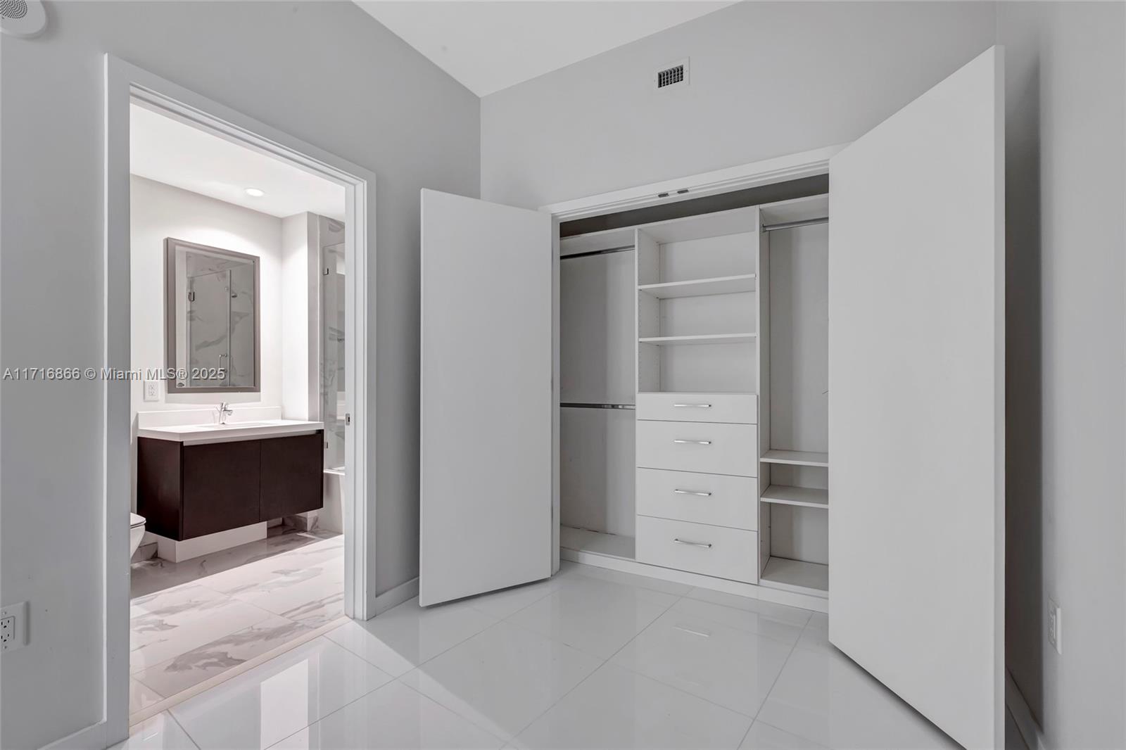 851 NE 1st Ave #2304, Miami FL 33132