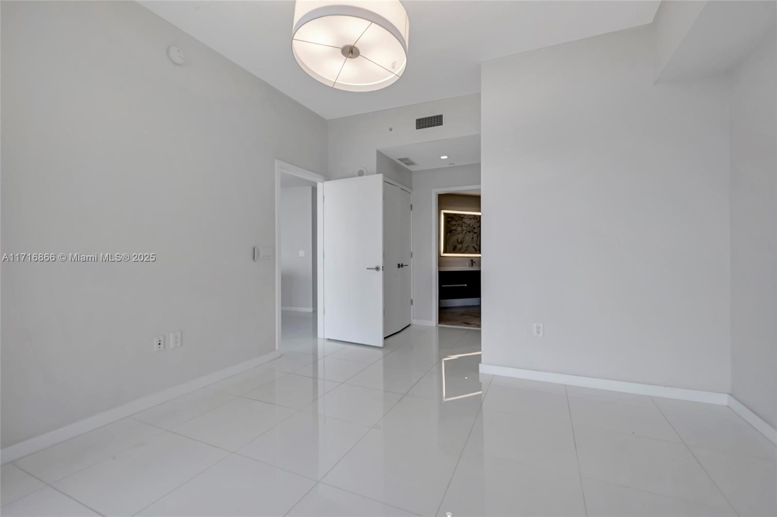 851 NE 1st Ave #2304, Miami FL 33132