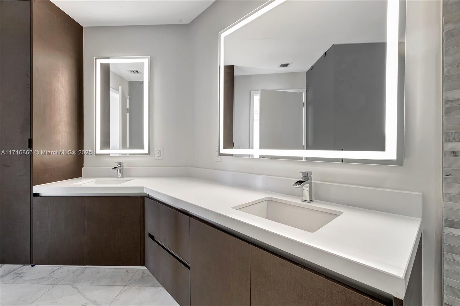 851 NE 1st Ave #2304, Miami FL 33132