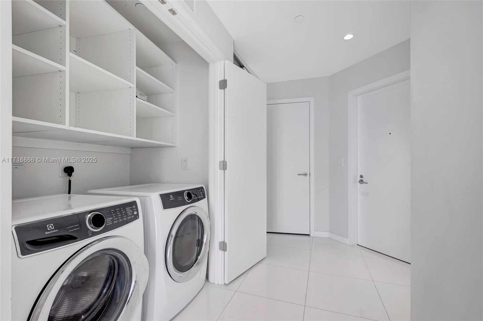 851 NE 1st Ave #2304, Miami FL 33132