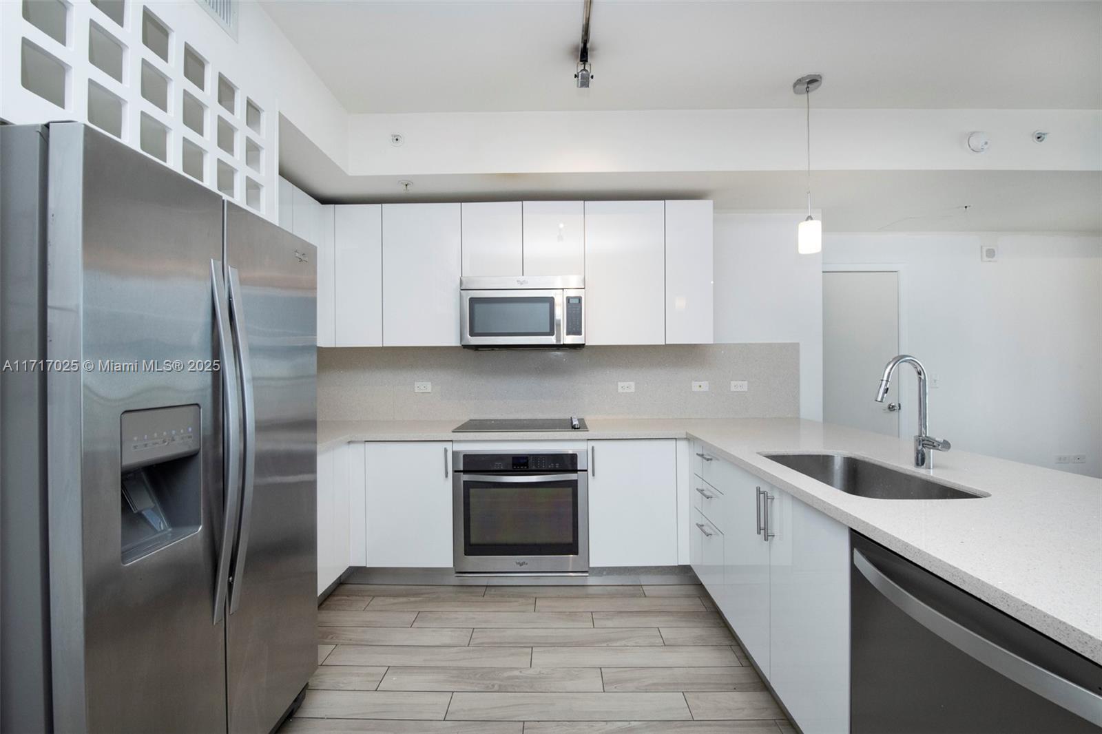 999 SW 1st Ave #2402, Miami FL 33130