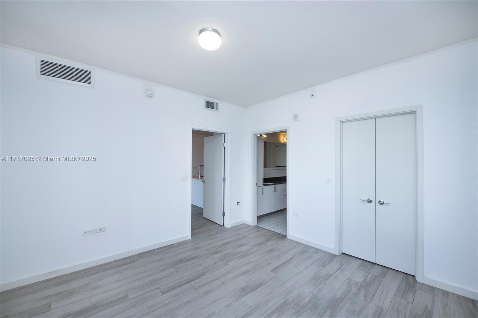 999 SW 1st Ave #2402, Miami FL 33130