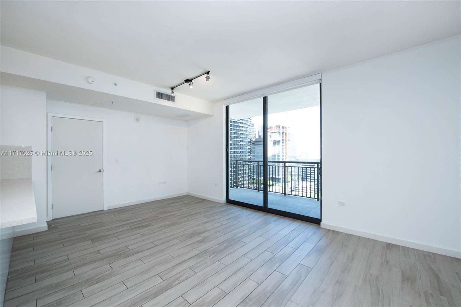 999 SW 1st Ave #2402, Miami FL 33130